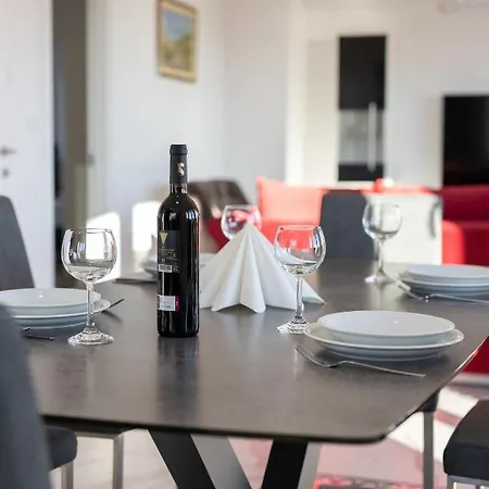 Katarina Apartment *
